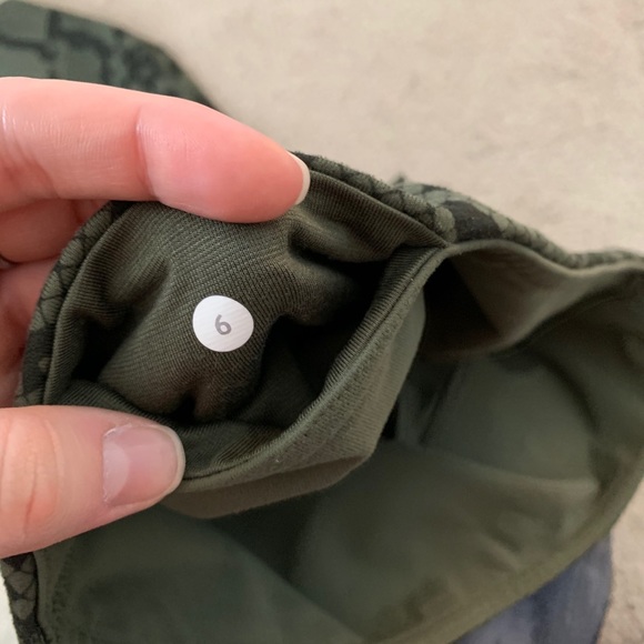 Lululemon Wunder Under Crop III, Ziggy Snake, 6 - Picture 4 of 5